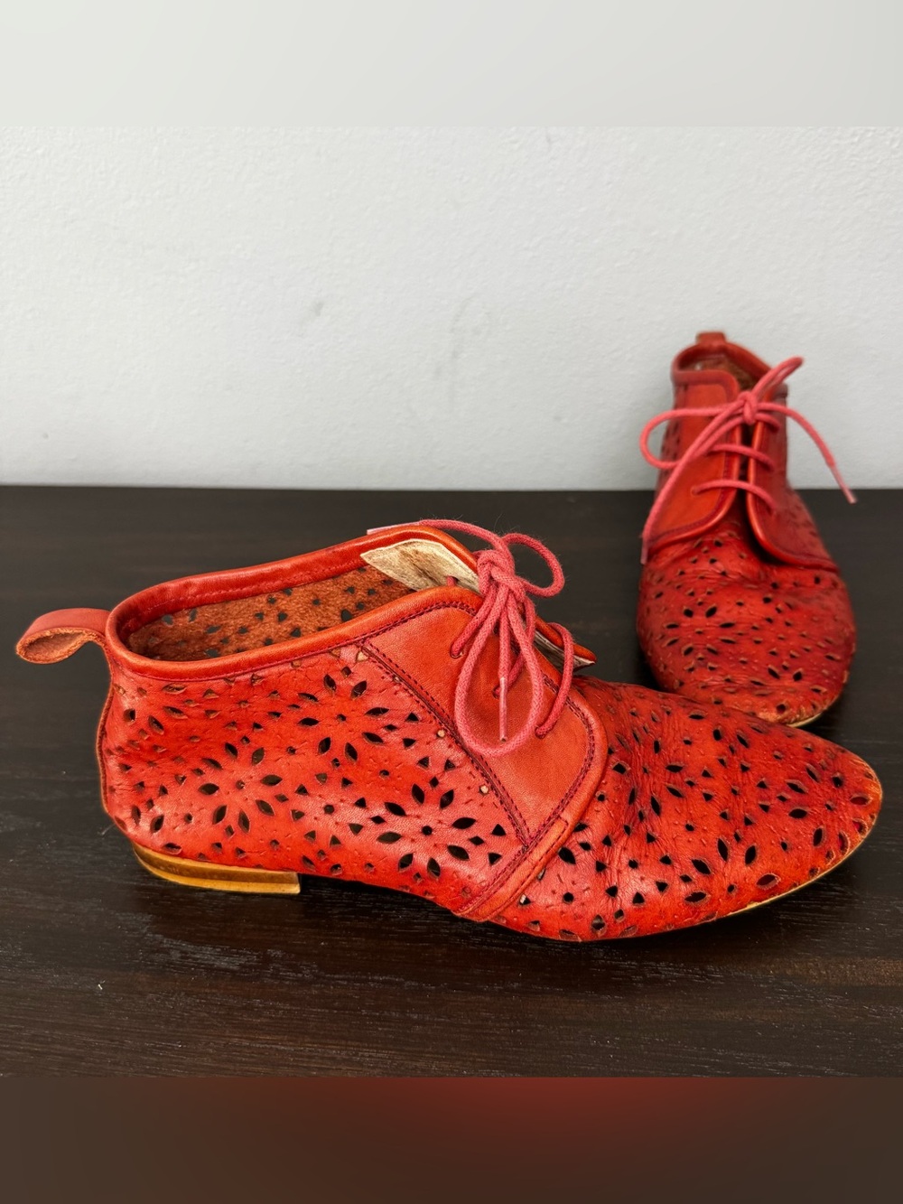 Sixtyseven Perforated Laser Cut Leather Lace Up Flats Brick Red Made Spain 40/9